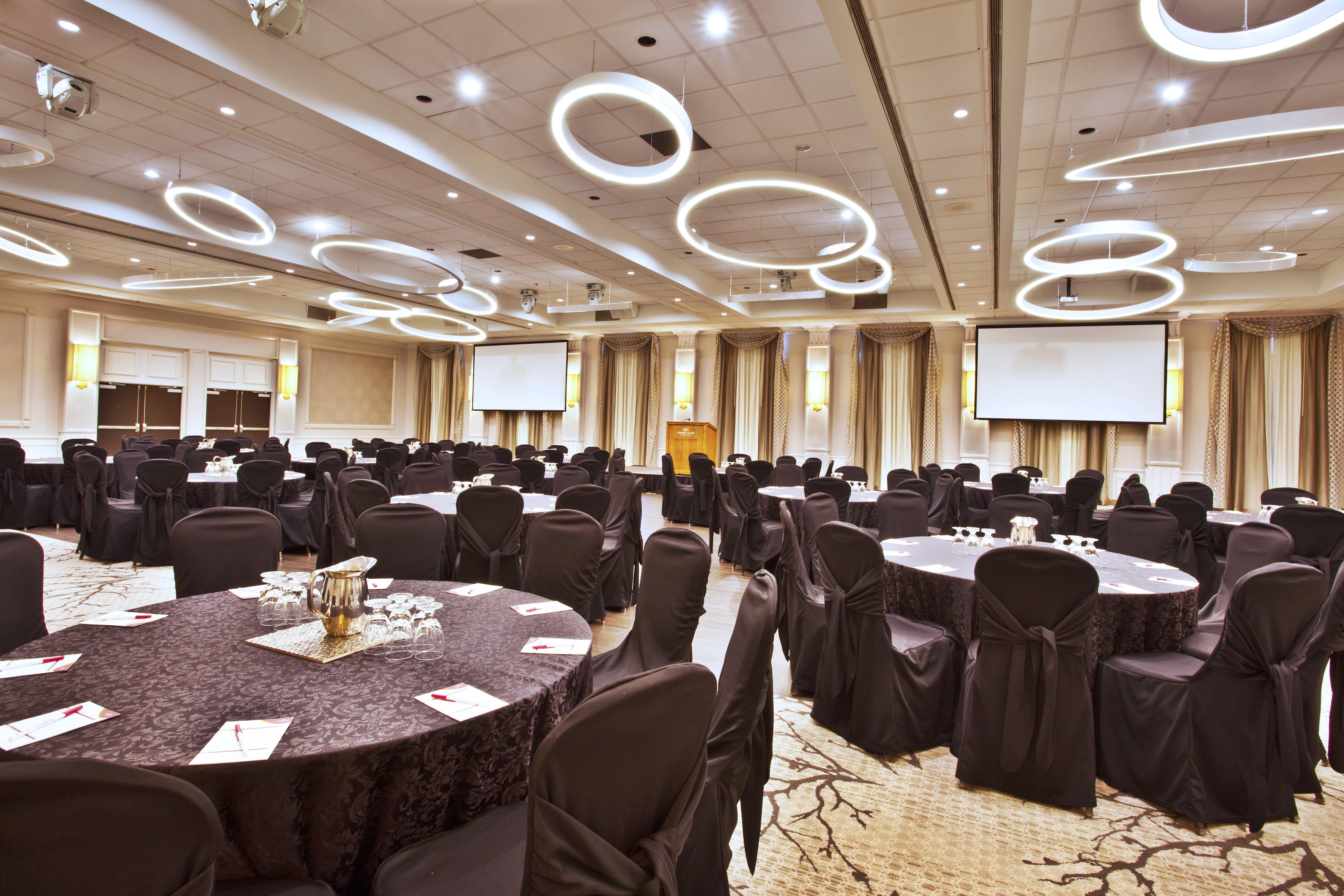 Crowne Plaza Kitchener-waterloo By Ihg Hotel